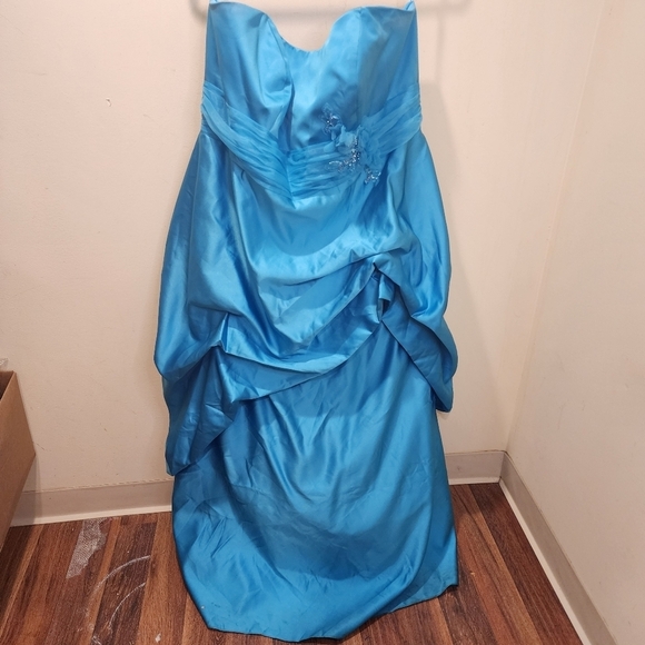 David's BRIDAL Blue  Malibu Floor length Rushed Strapplea Plus Size gown 22 - Picture 4 of 13